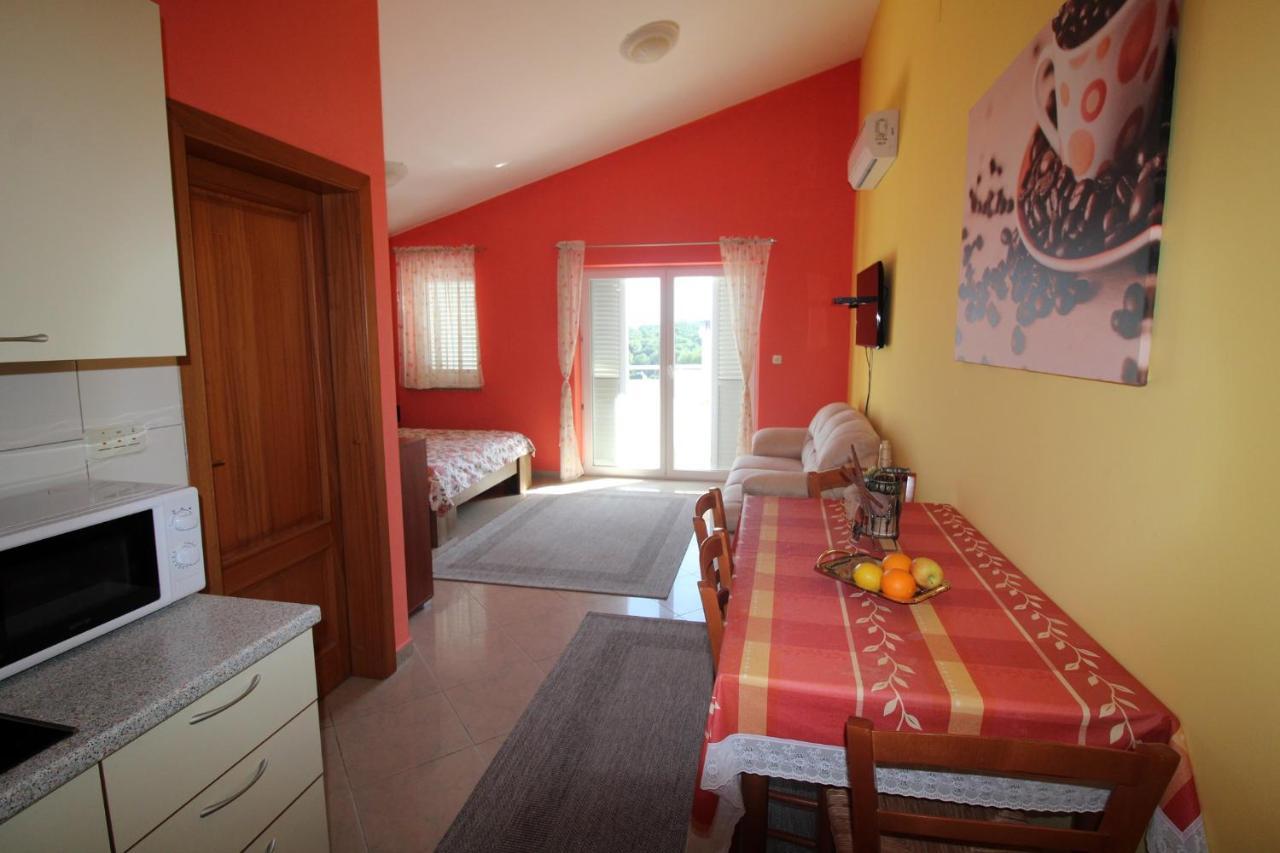Studio Apartment Aniko Premantura Luaran gambar